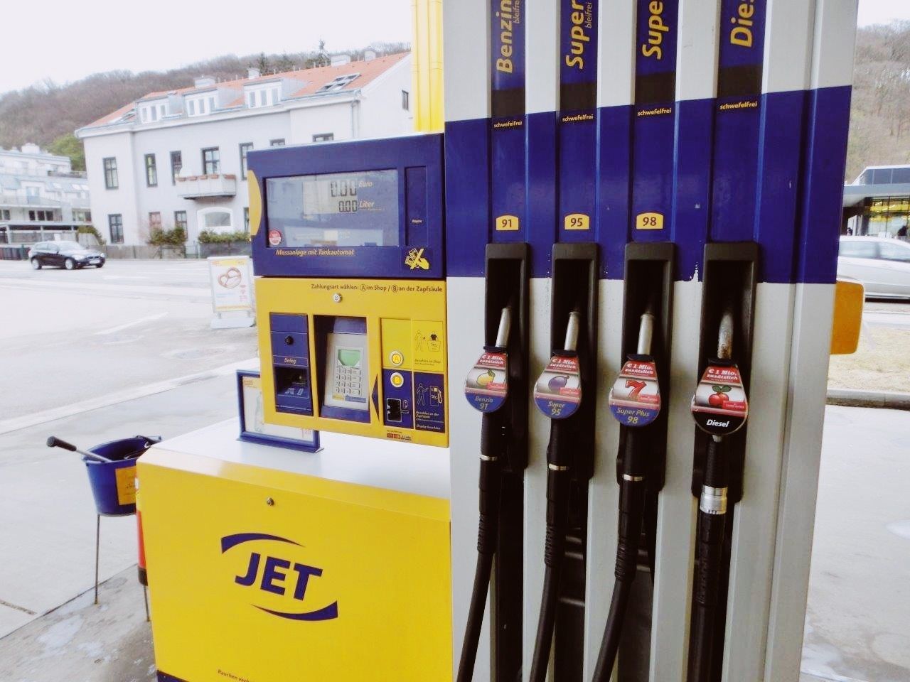 Kaufkräftige Zielgruppe an der Tankstelle